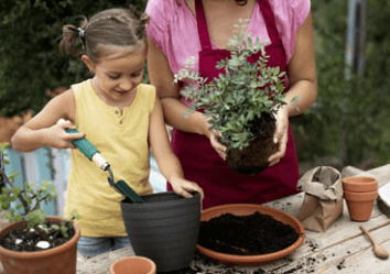 Activité jardinage en famille